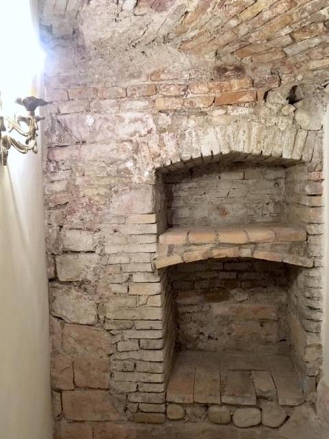 L'Arco Romano Foligno Exterior foto